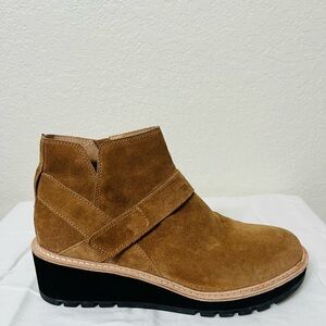 Eileen Fisher Brown Suede Ankle Booties,size 8